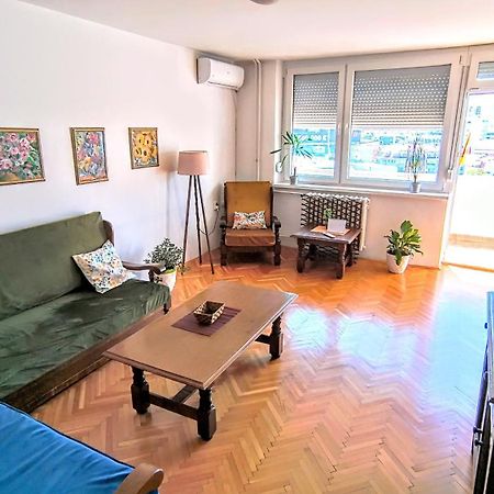 Apartment Maya'S Place Skopje Esterno foto